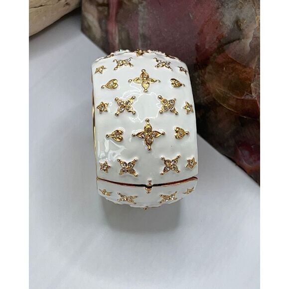 White Enamel Gold & Crystal Bracelet Kenneth Jay Lane Hearts & Stars - Picture 5 of 15
